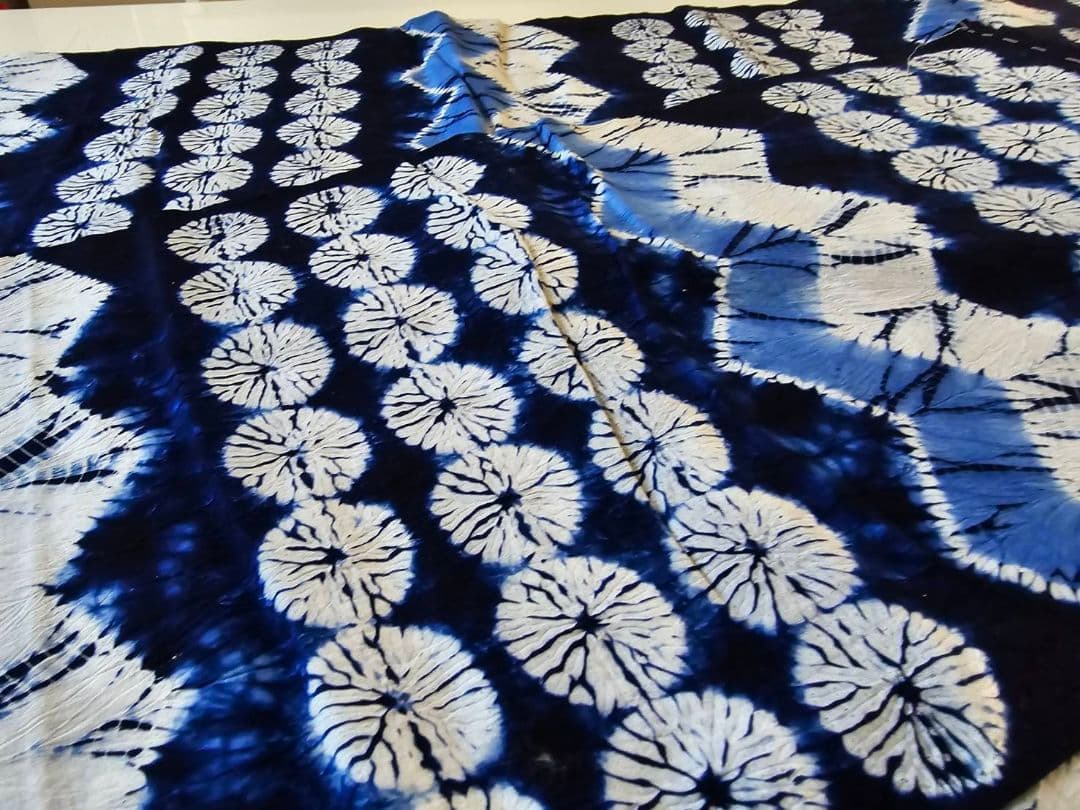 珍しい　有松鳴海絞り　縫い締め　丸紋　反物