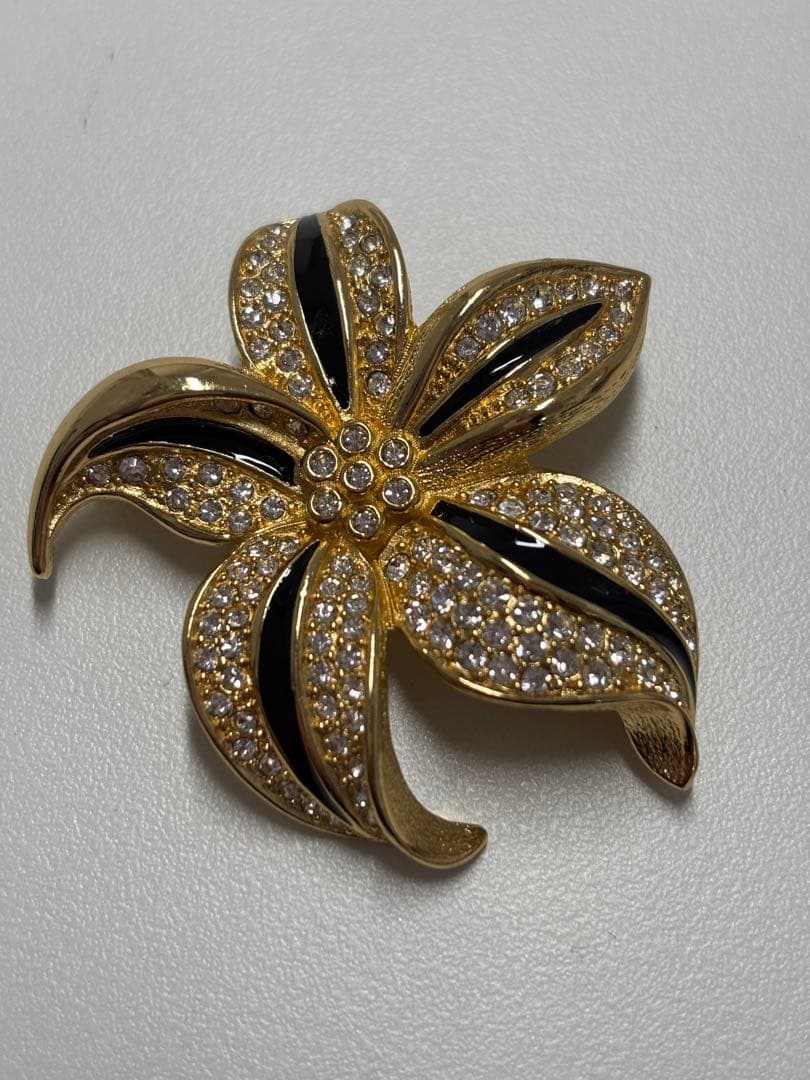 Dior 花デザイン ブローチ