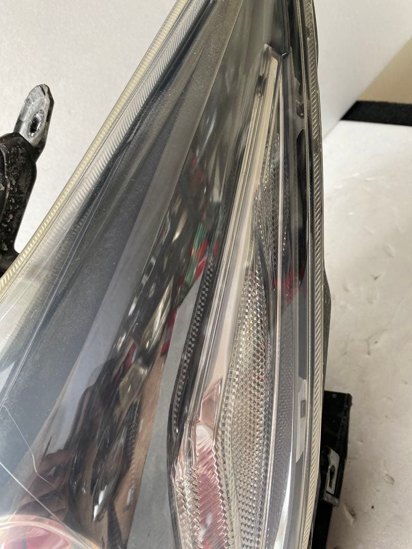 トヨタ プリウス 30系（ZVW30）前期 純正HIDヘッドライト 左右セット