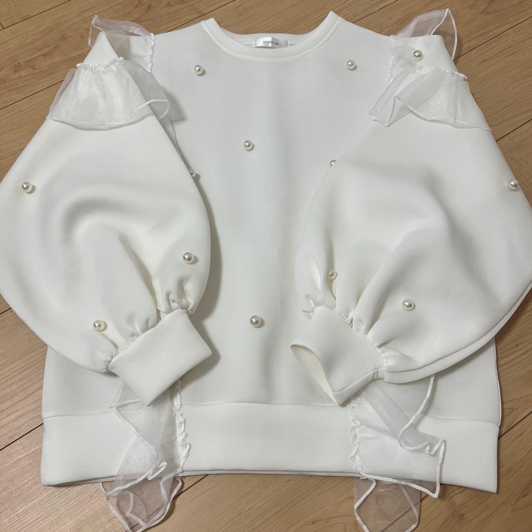 MARRY ME フリル付きパールホワイトスウェット