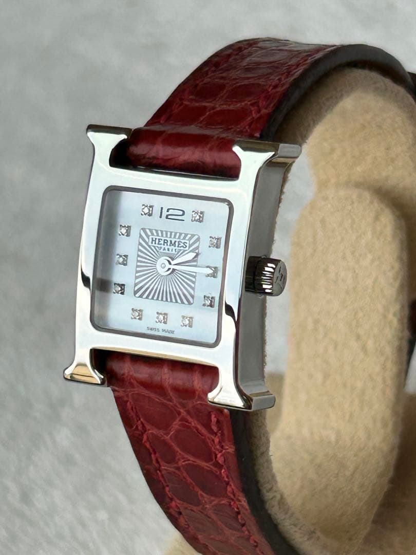 未使用に近いエルメス Hウォッチミニ HH1.110 11Pダイヤ シェル文字盤