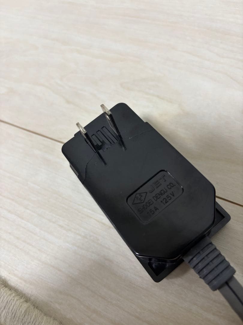 【訳あり美品】DeLonghi オイルヒーター ブラックmdhu15-pb