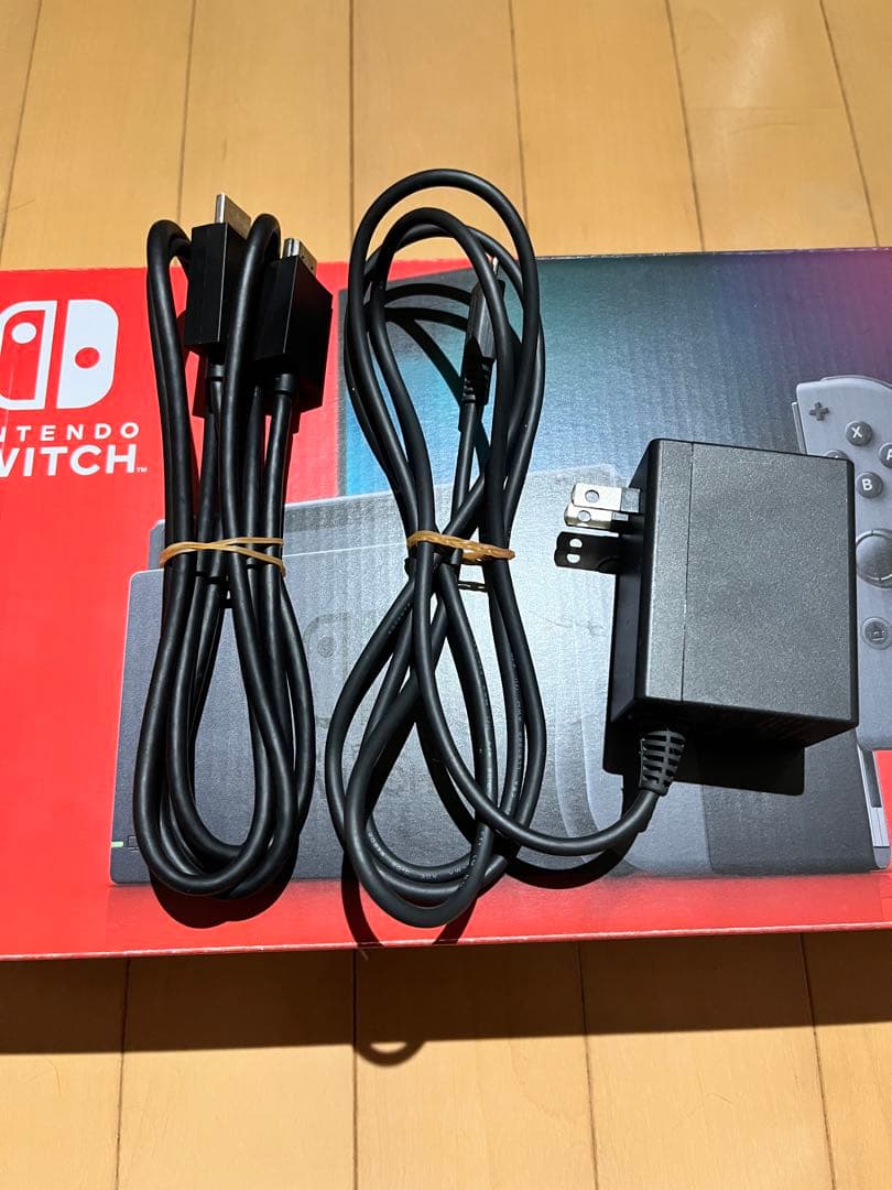 美品　ニンテンドー スイッチ　本体　Nintendo Switch 箱付属品付