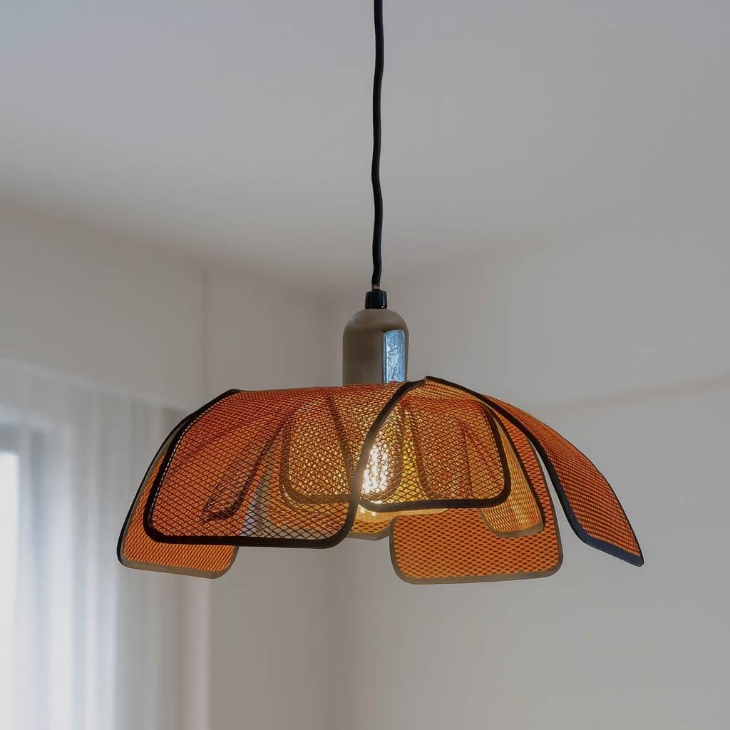 照明　エキスパンドメタル　ポストモダン