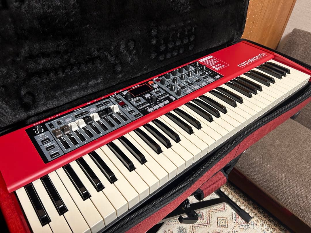 Nord Electro 5D 61鍵 レッド キャリングケース付き