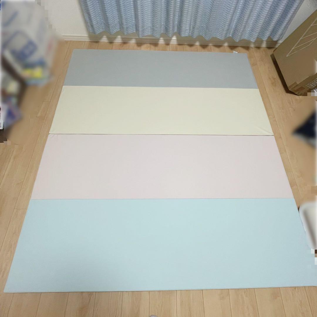 【美品・新品】大阪熊 四つ折りフロアマット200×180×4cm マカロン