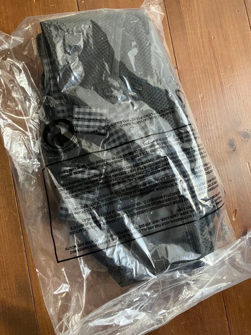 ファミリア ニューエラ ボディバッグ NEWERA