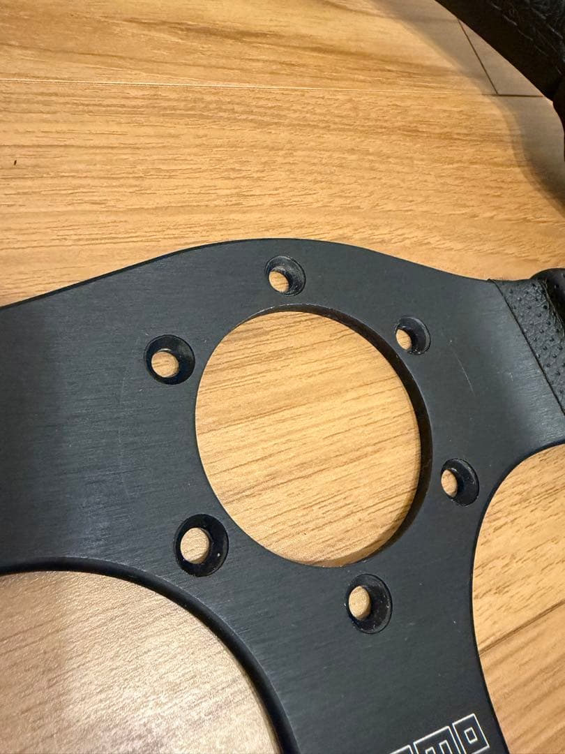 MOMOステアリング JET 32