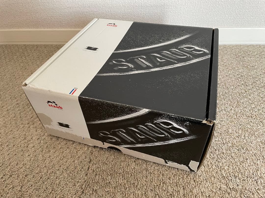 staub ストウブ　ココットラウンド　24cm 黒　ブラック