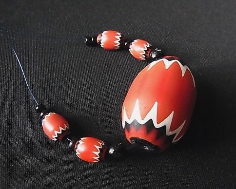 ★X1501★ヴェネチアン（A13）5層　芯青　ガラスビーズ　レッドシェブロン