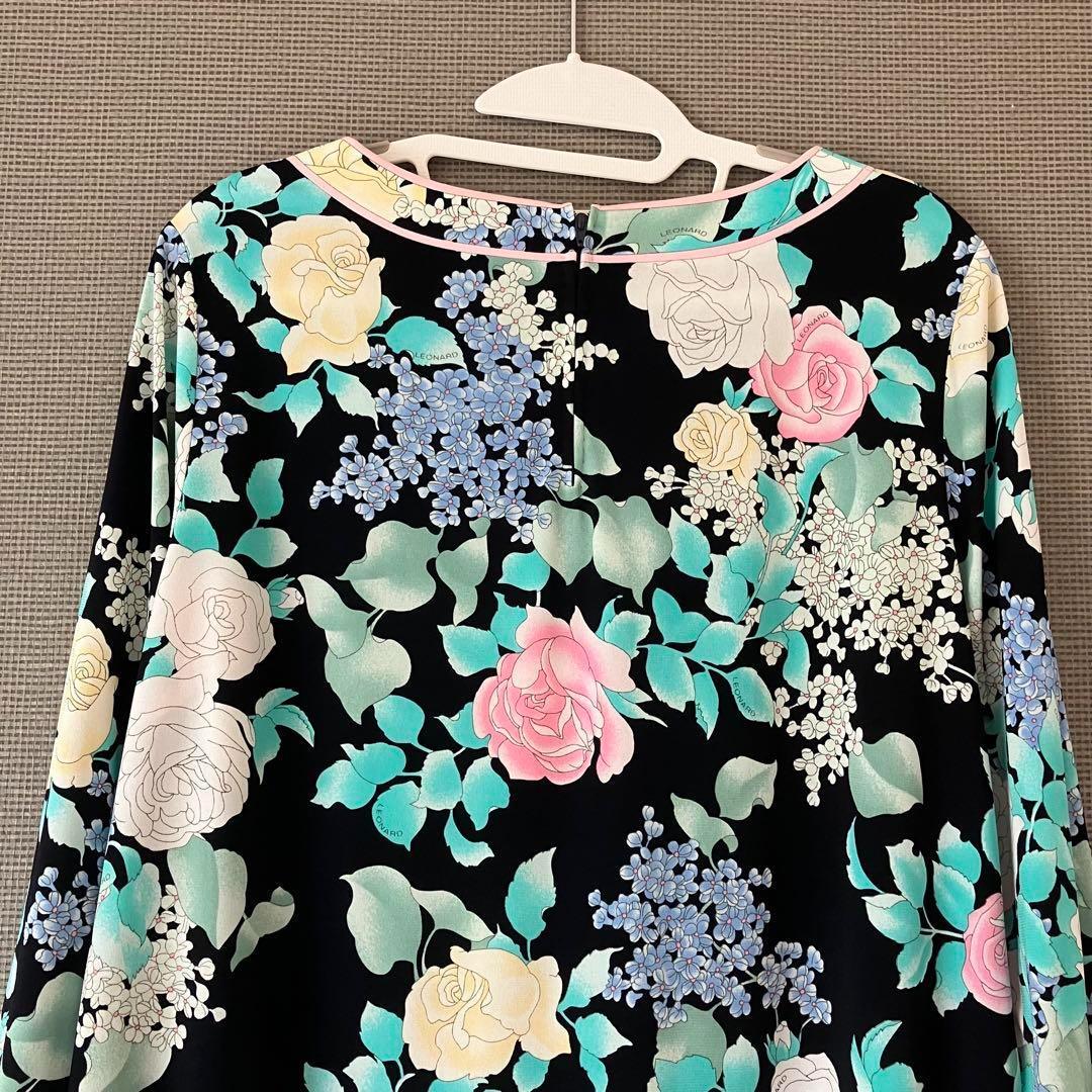 近年美品　レオナール　カンカン　チュニック　花柄　大きいサイズ44