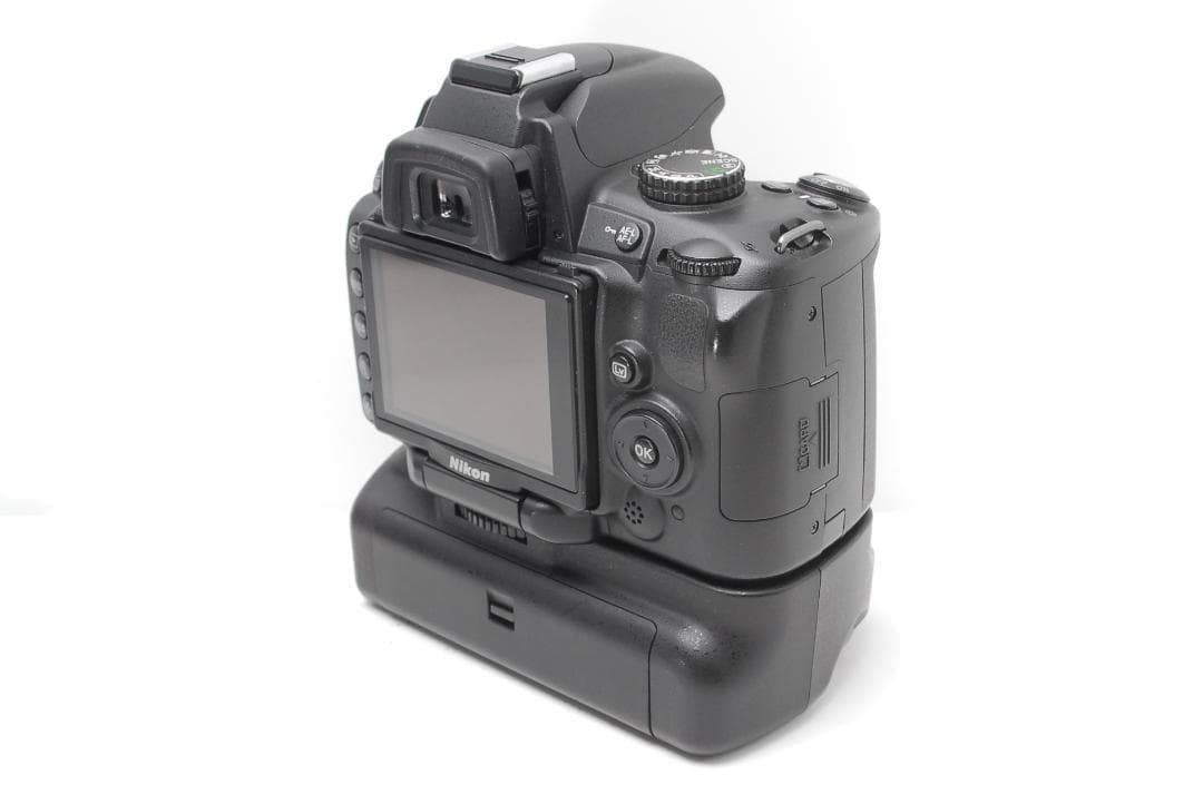 【長時間使用OK 美品】　Nikon D5000 バリアングル液晶