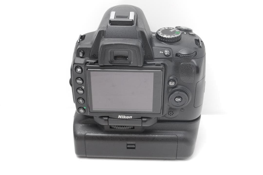 【長時間使用OK 美品】　Nikon D5000 バリアングル液晶