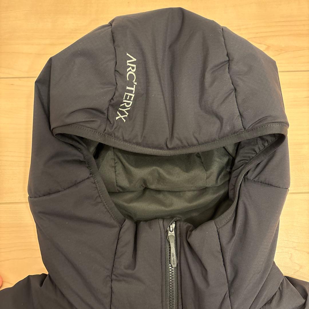 【ヨッシー】ARC'TERYX アトムSVフーディーblack