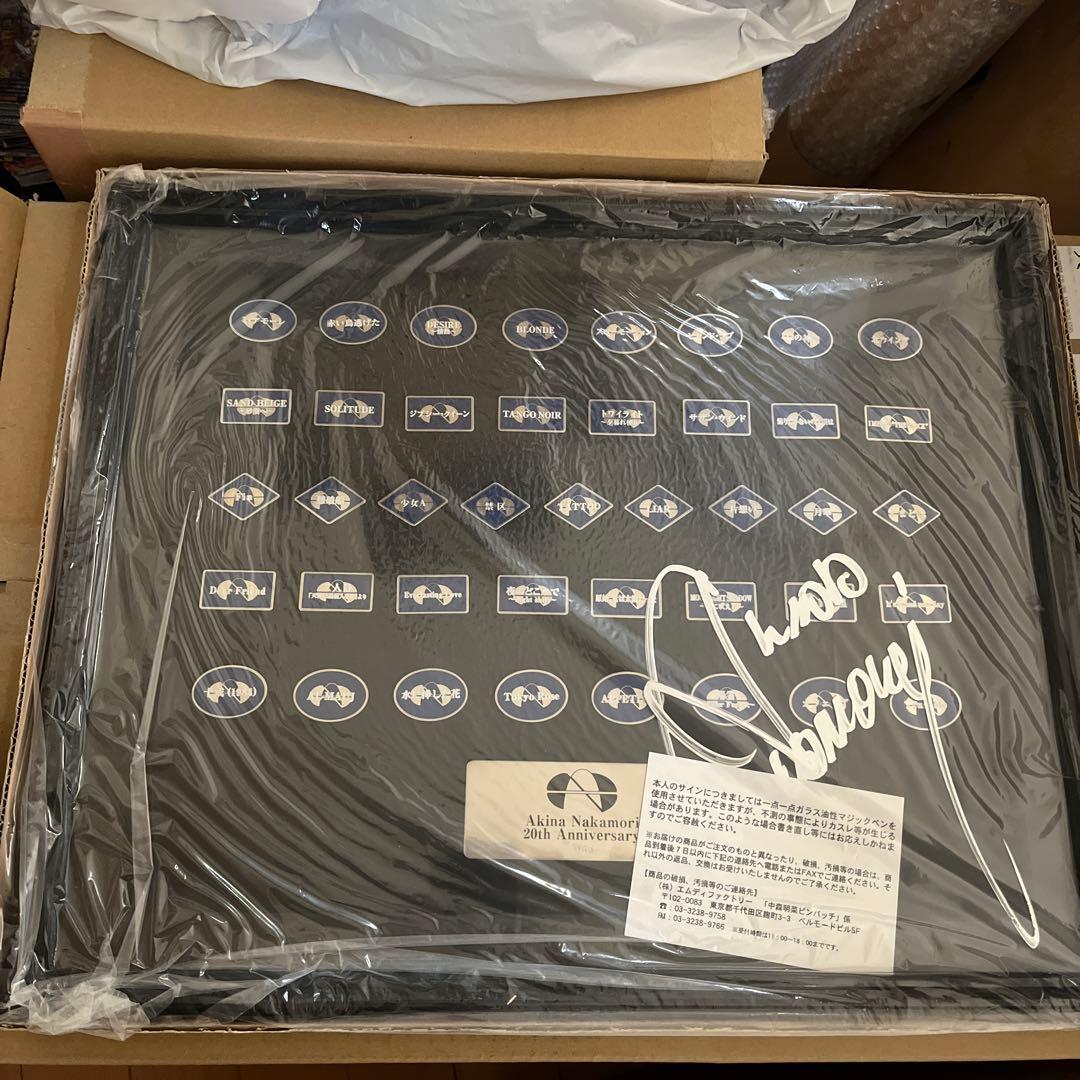 中森明菜 20周年記念 ピンバッジコレクション　直筆サイン入り 額 レア