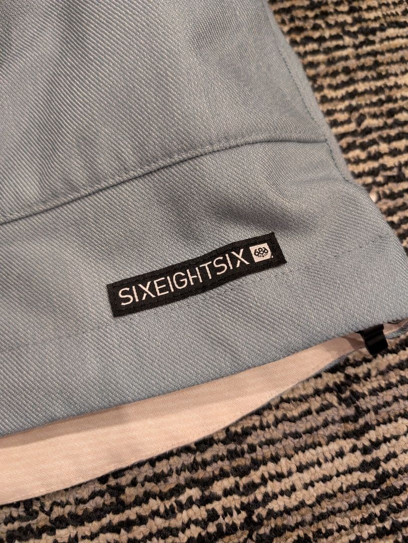 686スノボウェア