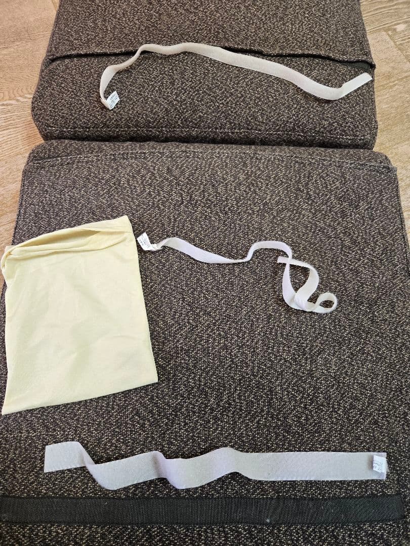 無印　リビングでもダイニングでも使えるソファ　カバー付き