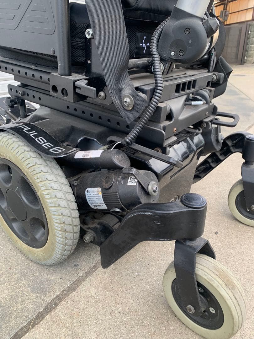 電動車椅子 QUICKIE PULSE6 充電器なし