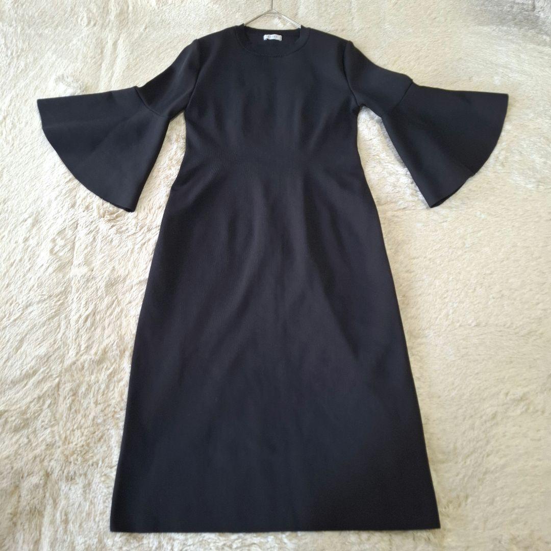 ADOREアドーア フォルムドニットワンピース フレア袖 ブラック ロング 38