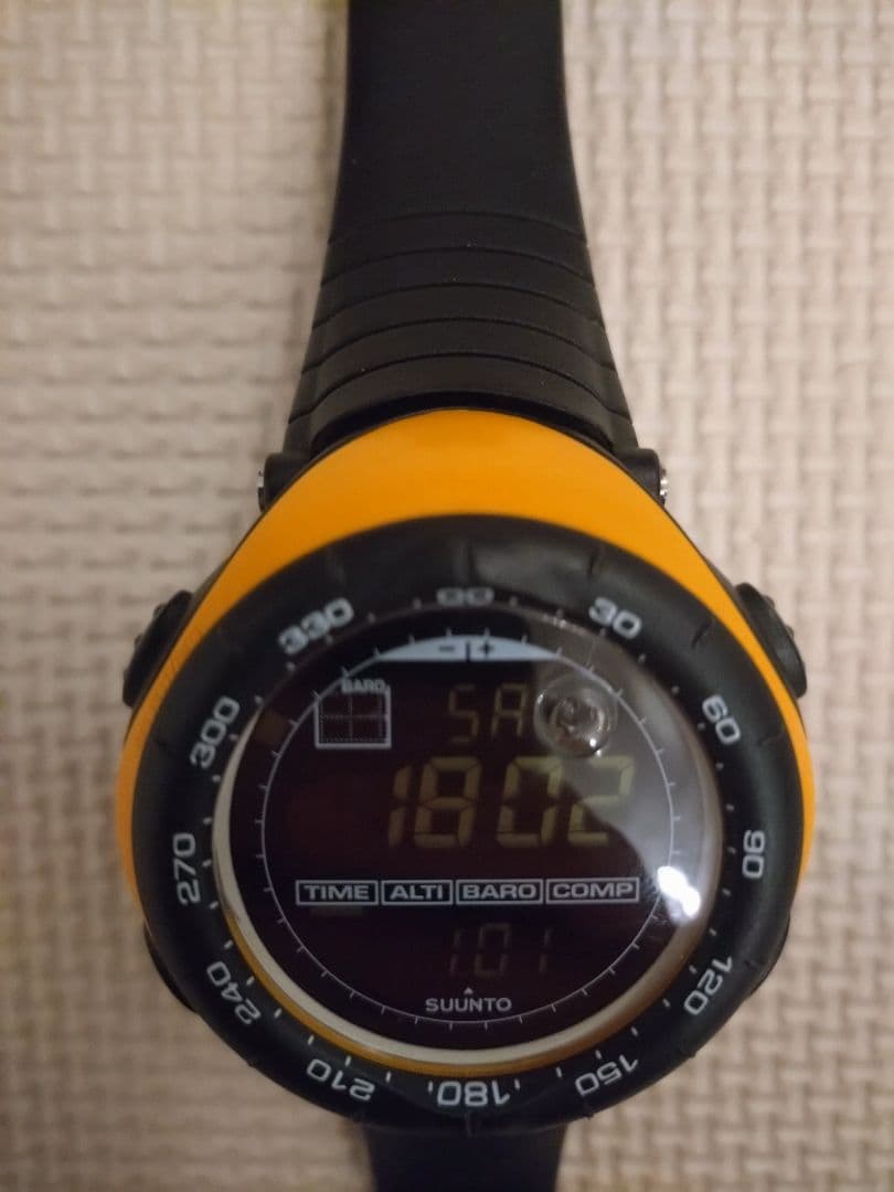 超美品 限定 SUUNTO VECTOR スント イエロー