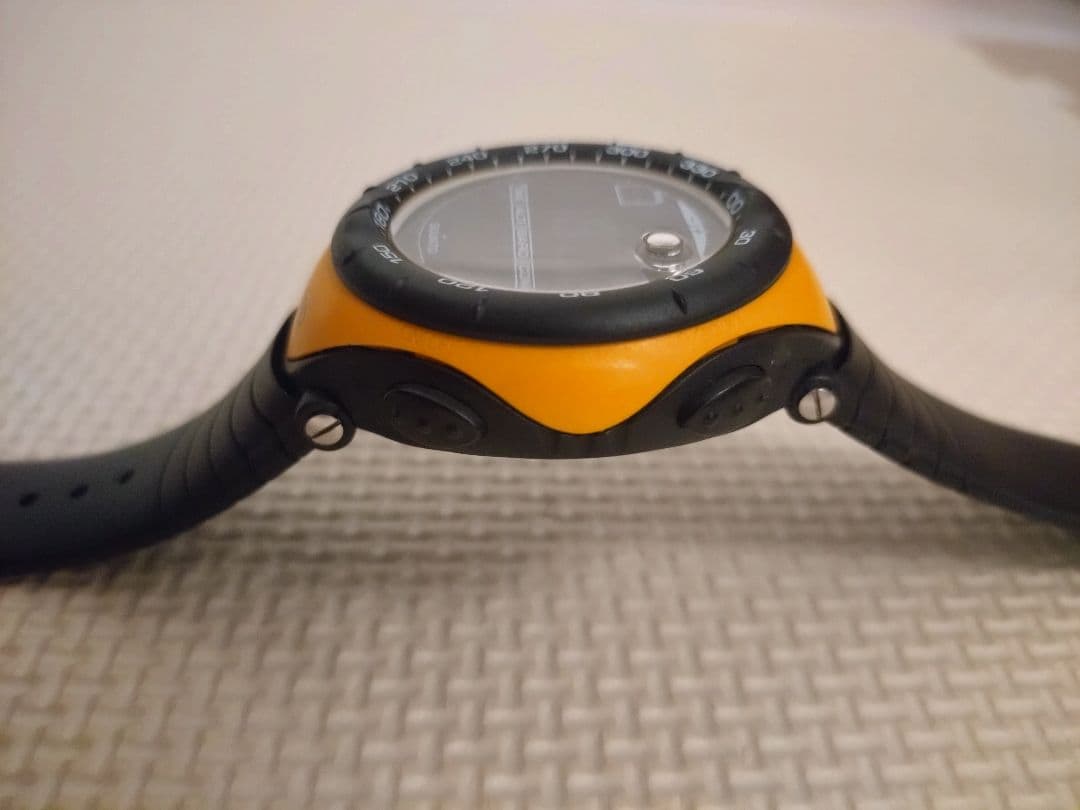 超美品 限定 SUUNTO VECTOR スント イエロー