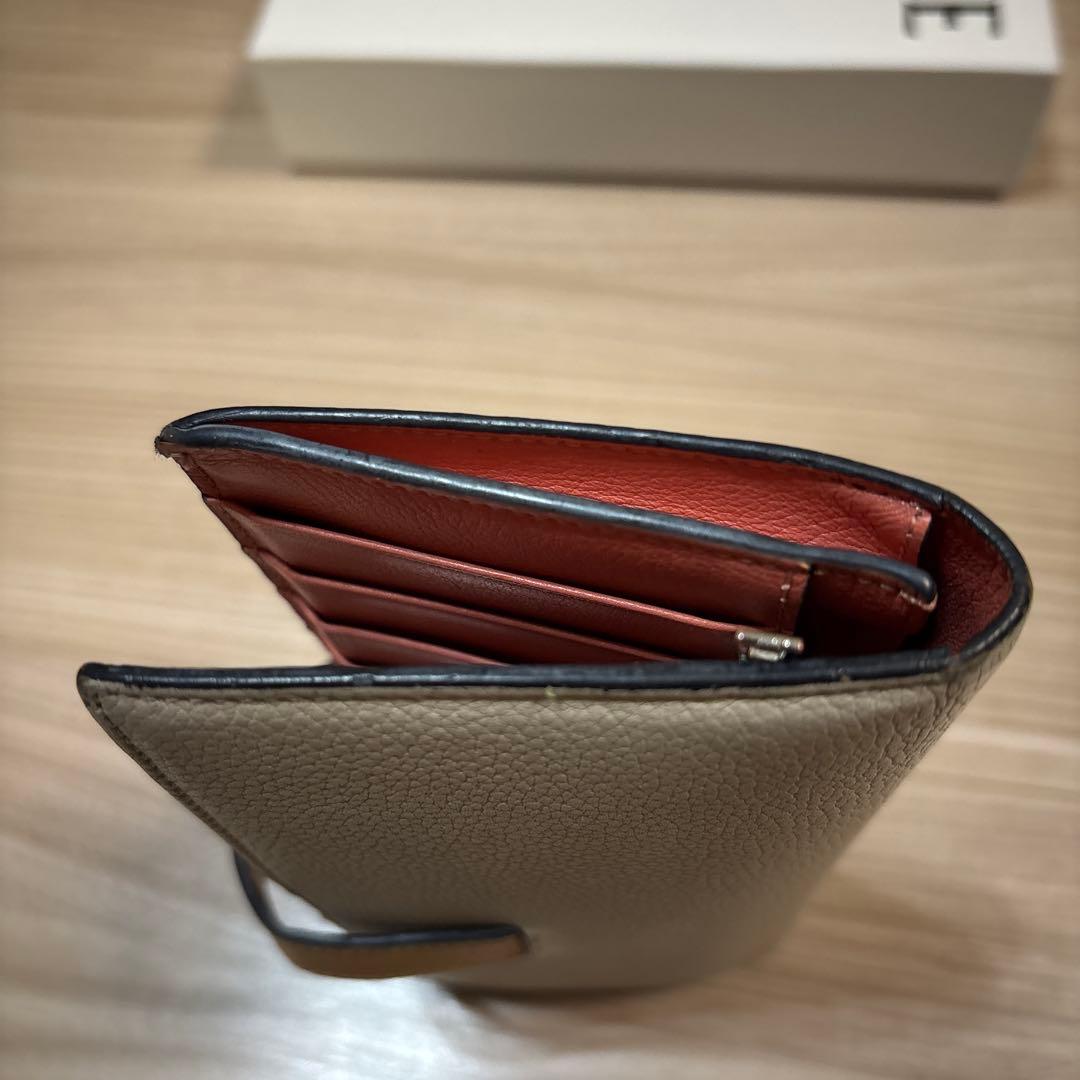 LOEWE ベージュ レザー 長財布
