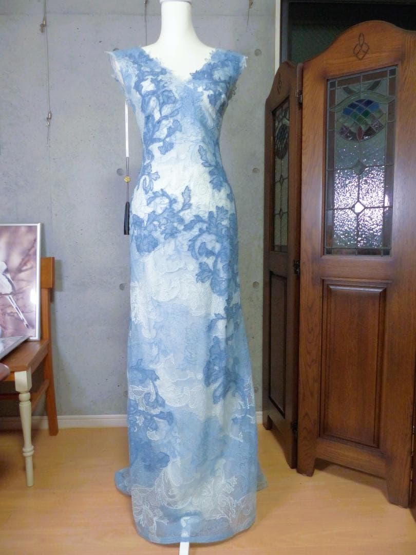 Erica　TadashiShoji ボタニカル青のグラデーションドレス2