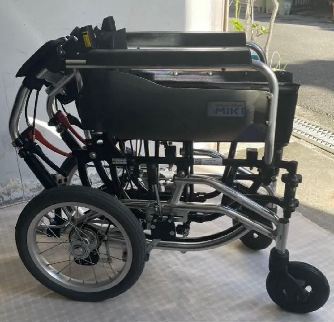 介助用ティルト車椅子