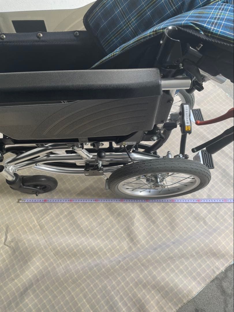 介助用ティルト車椅子
