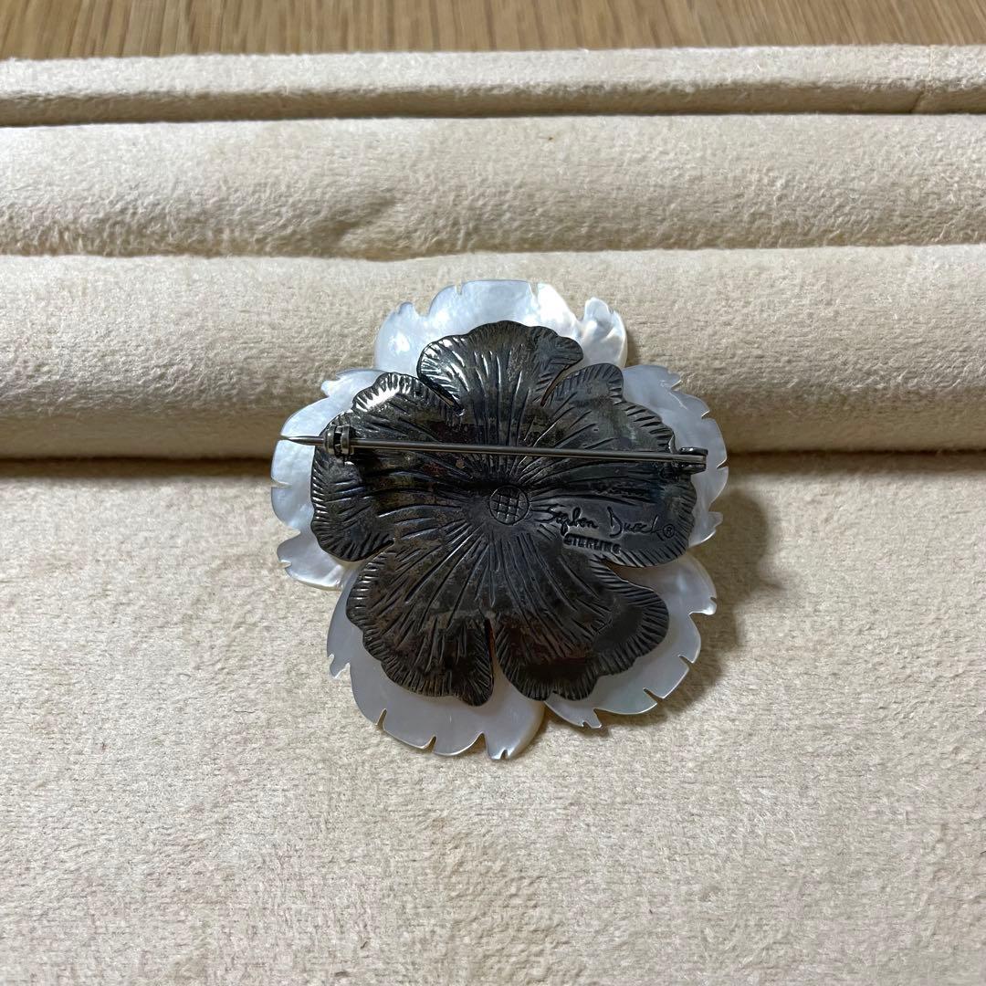 スティーブン・デュエック　白蝶貝　フラワーモチーフ ブローチ
