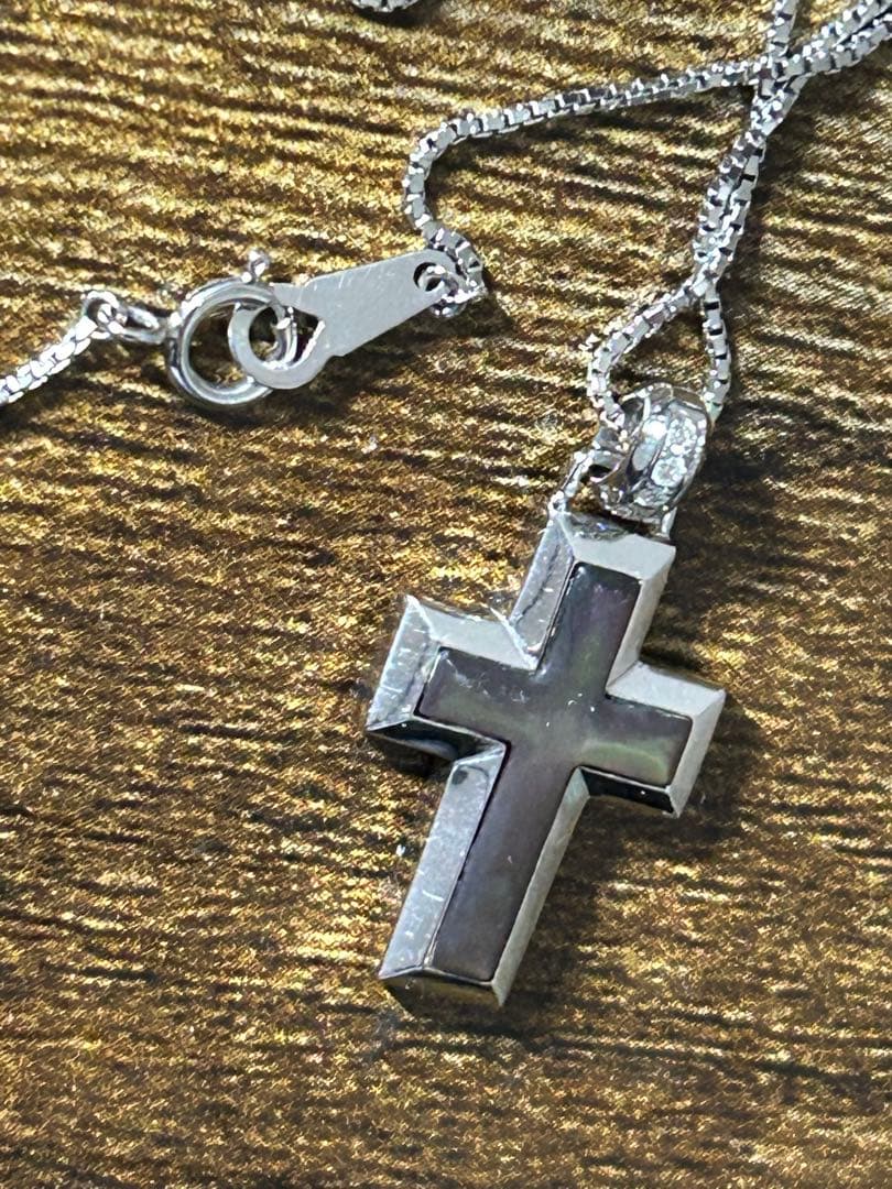 ヴァンドーム青山　K18WG ブラックシェル　ダイヤ　クロス　ネックレス