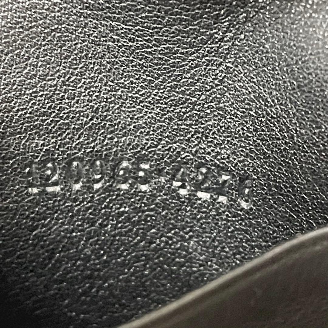 GUCCI 名刺ケース　カードケース　シマ　レザー　GG柄　ロゴ金具　黒　定期