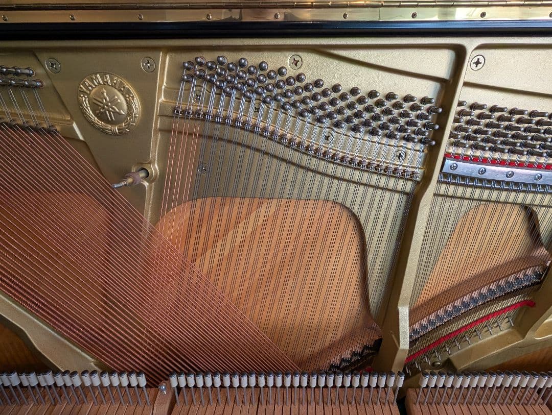 ​ヤマハ UX300 アップライトピアノ