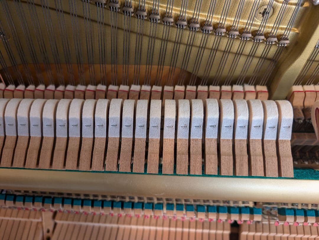 ​ヤマハ UX300 アップライトピアノ