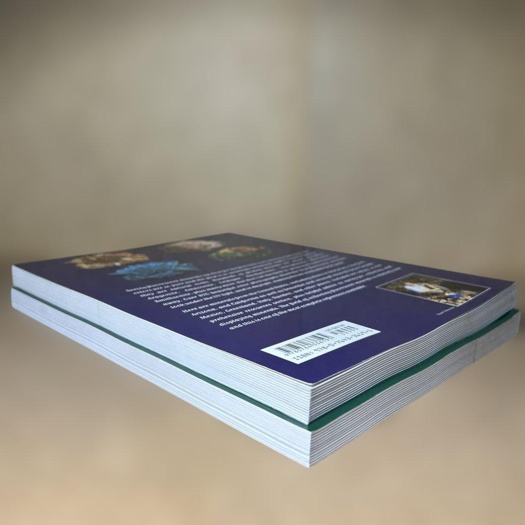 洋書 Fluorescent Minerals/Stuart L. Schneider