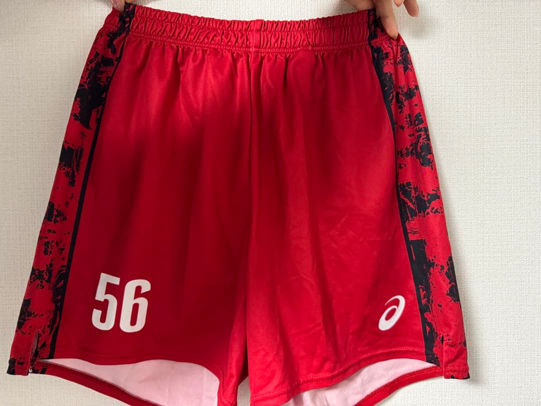 日本大学　旧ユニフォーム　asics バレーボールパンツ 56サイズ 赤