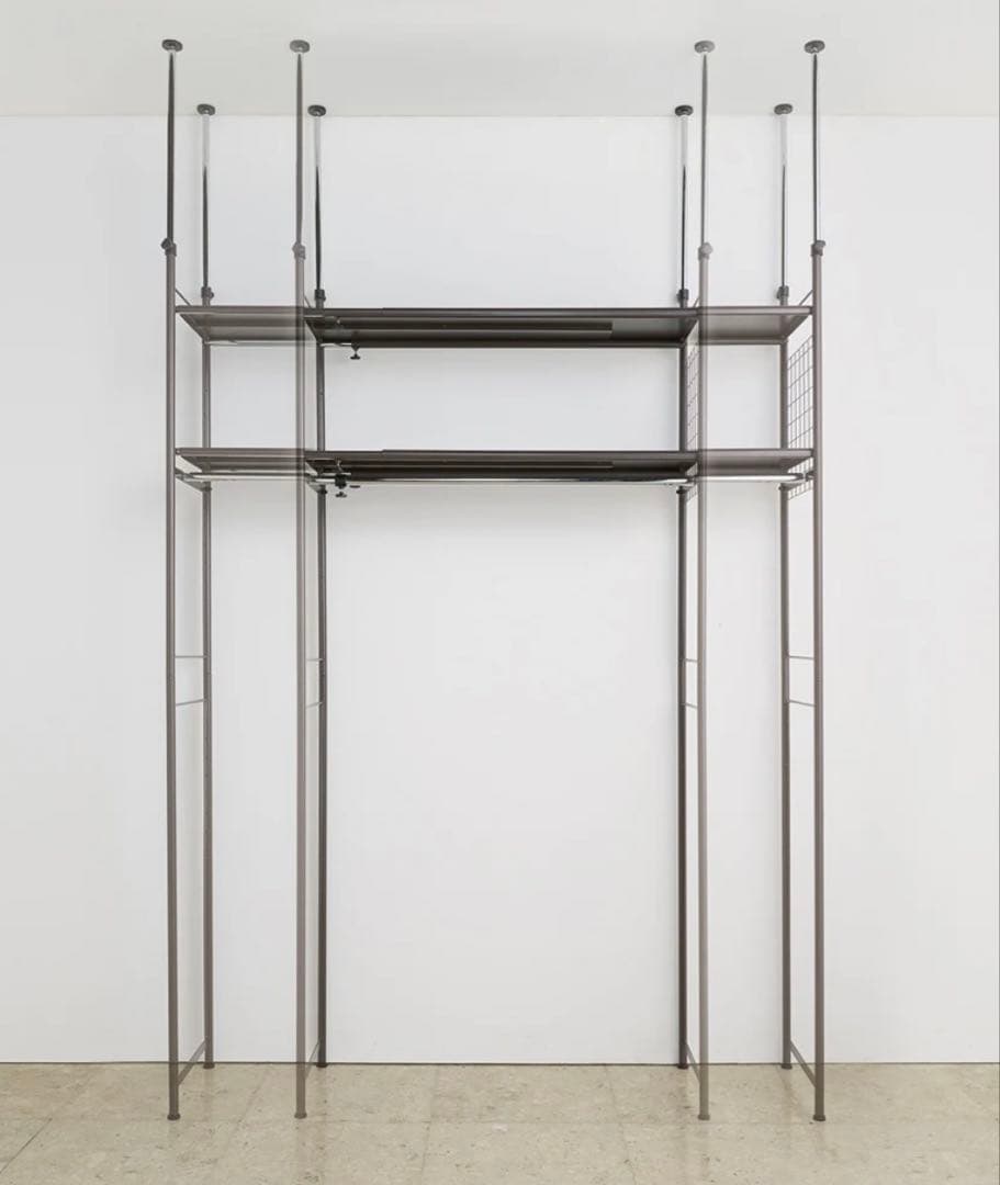 ピアノ上収納 頑丈スチールラック白 103～160㌢ 突っ張り 可動式伸縮ラック