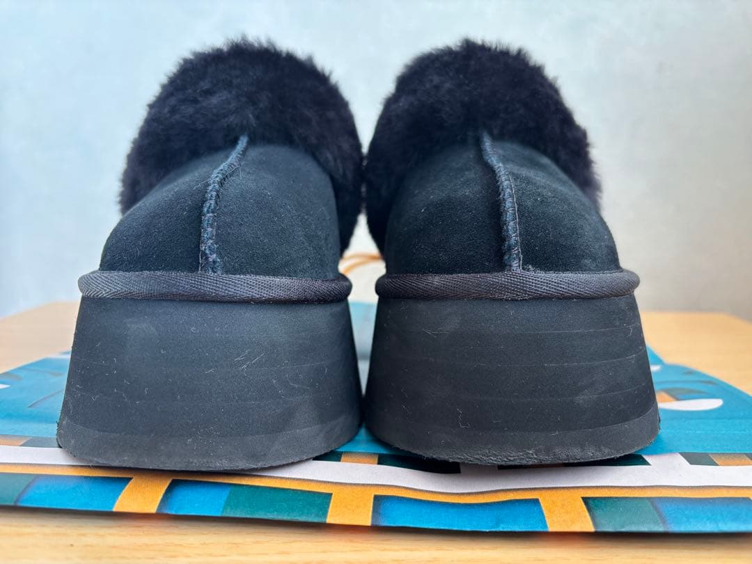 【美品】アグ　ファンケットUGG FUNKETTE ロゴストラップ 厚底サンダル