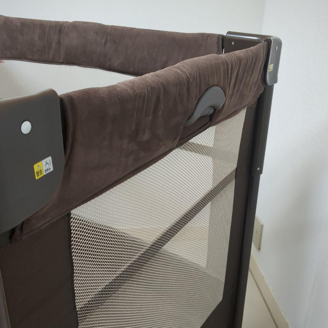 アップリカ　ココネルエアープラス　チョコレートブラウン　ベビーベッド