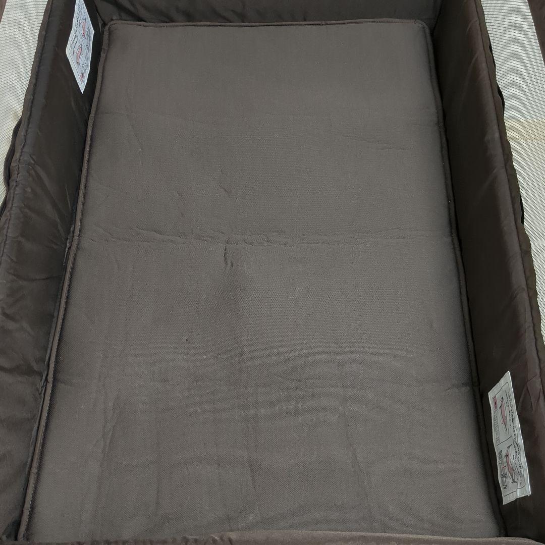 アップリカ　ココネルエアープラス　チョコレートブラウン　ベビーベッド