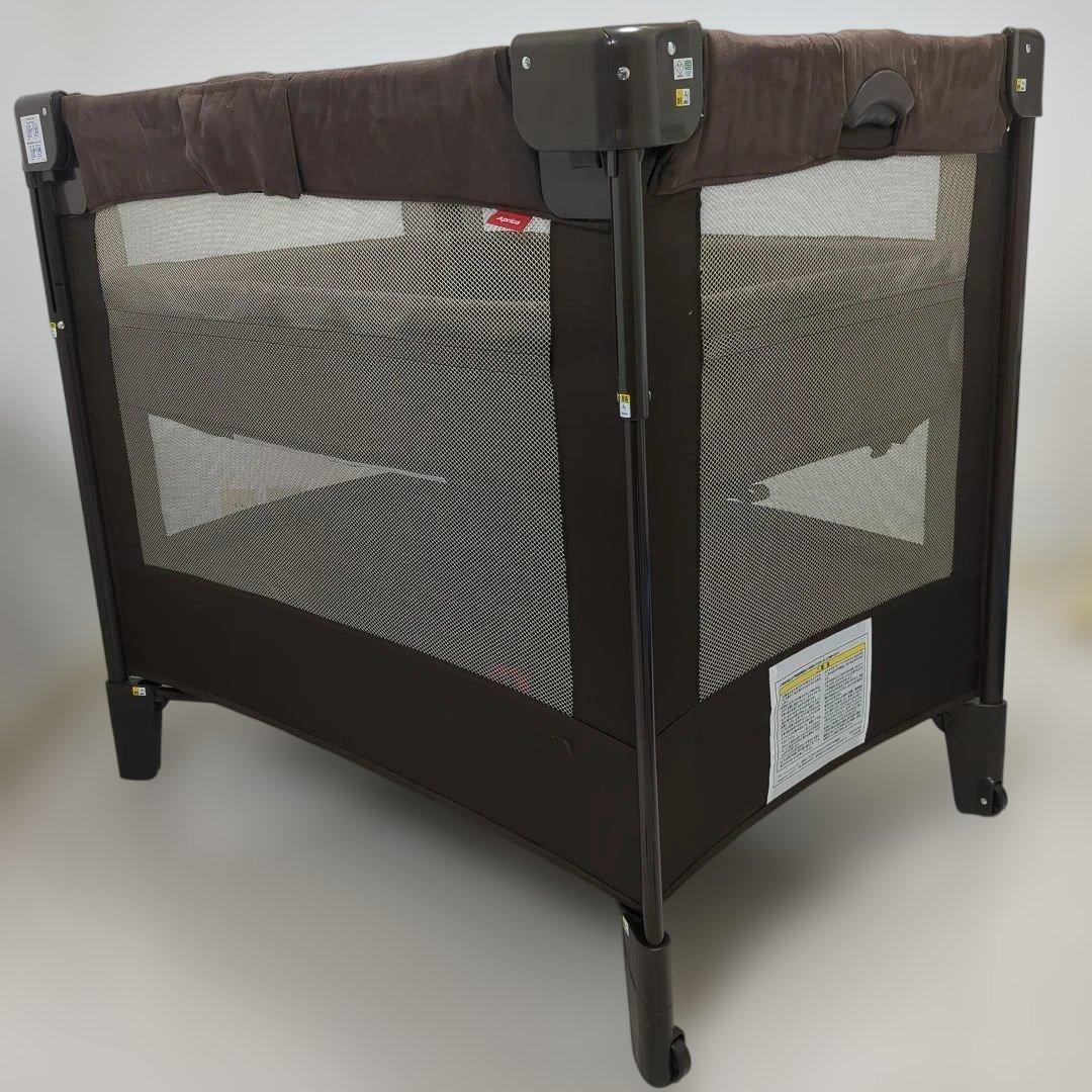 アップリカ　ココネルエアープラス　チョコレートブラウン　ベビーベッド