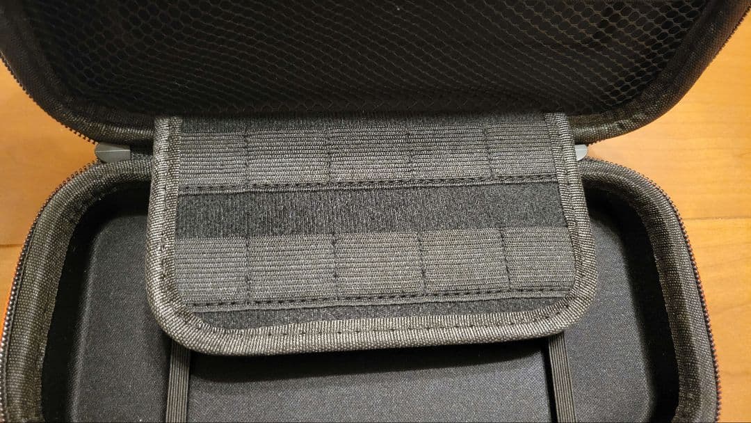 Nintendo　スイッチLite　コーラル　ソフト1本付