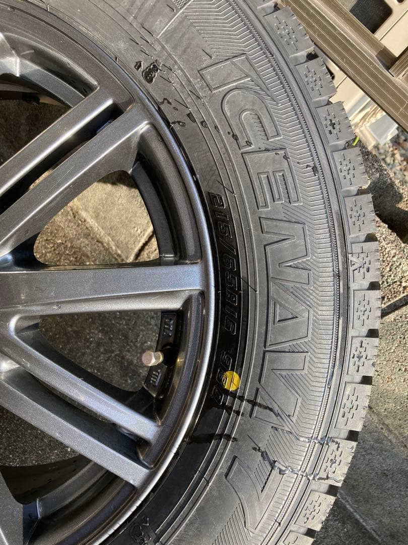 スタッドレスタイヤ215/65R16 タイヤ・ホイールセット 4本