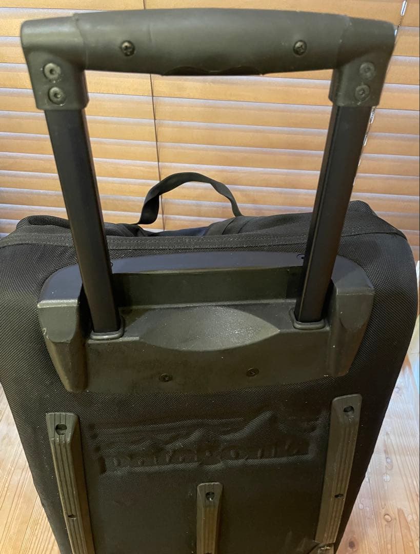 Patagonia ブラック キャリーオンバッグ