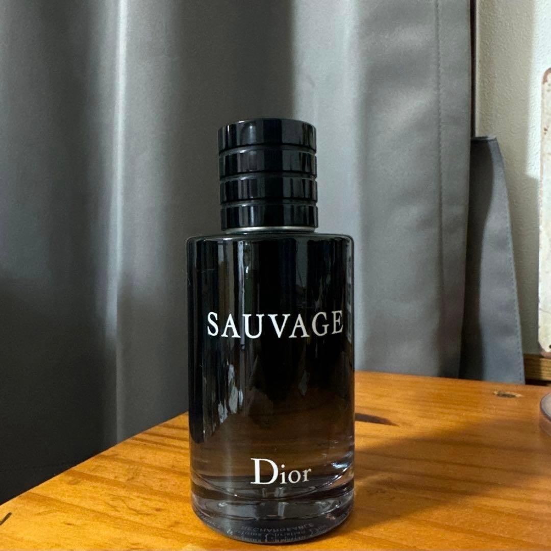 Dior Sauvage 香水 100ml ソヴァージュ（オードゥトワレ）