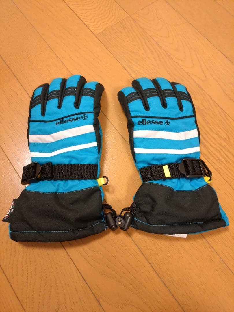 【先着】160cmスキーウェア上下 スノーブーツ グローブ 4点セット