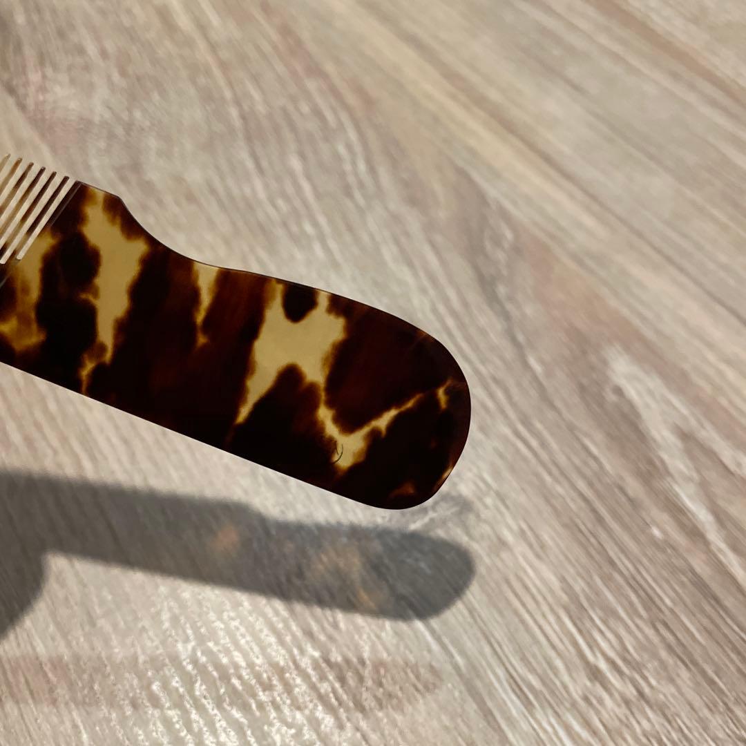 【新品・未使用】本鼈甲　角度櫛　18目　幸保　手付き　仕上げクシ　理容