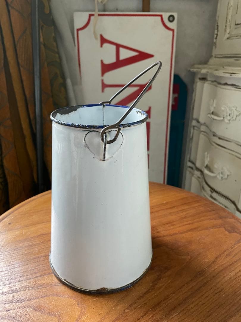 青ぶーです　アンティーク ホーロー ミルク　ポット　キャリー　缶　ホワイト
