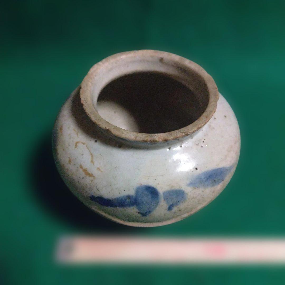 青い模様の陶器の壺　李朝　小壺