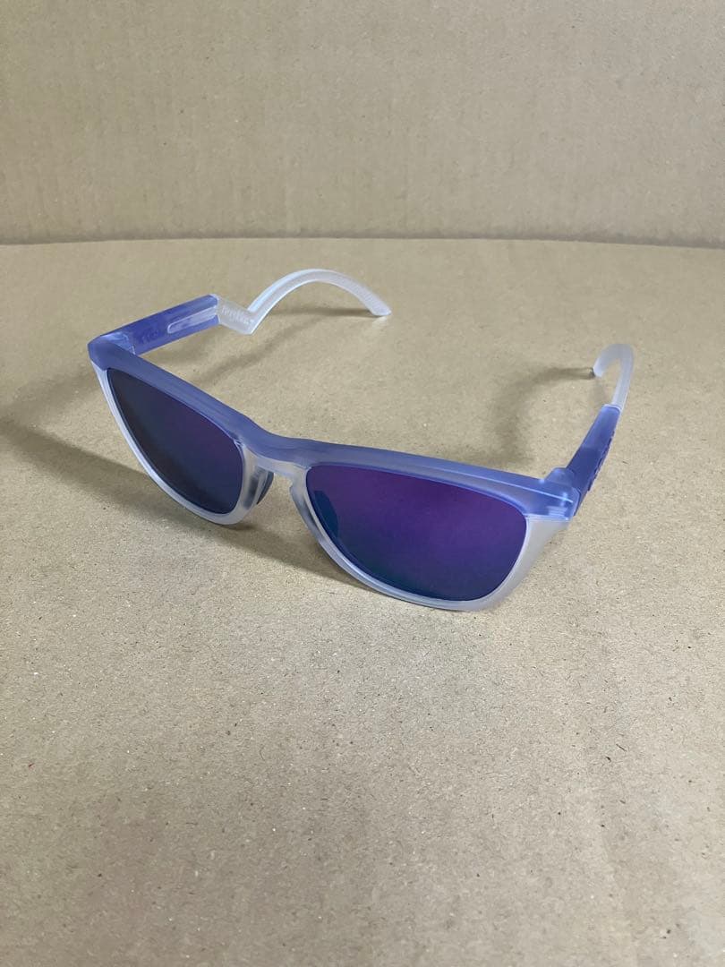 小物 Oakley Frogskins Hybrid